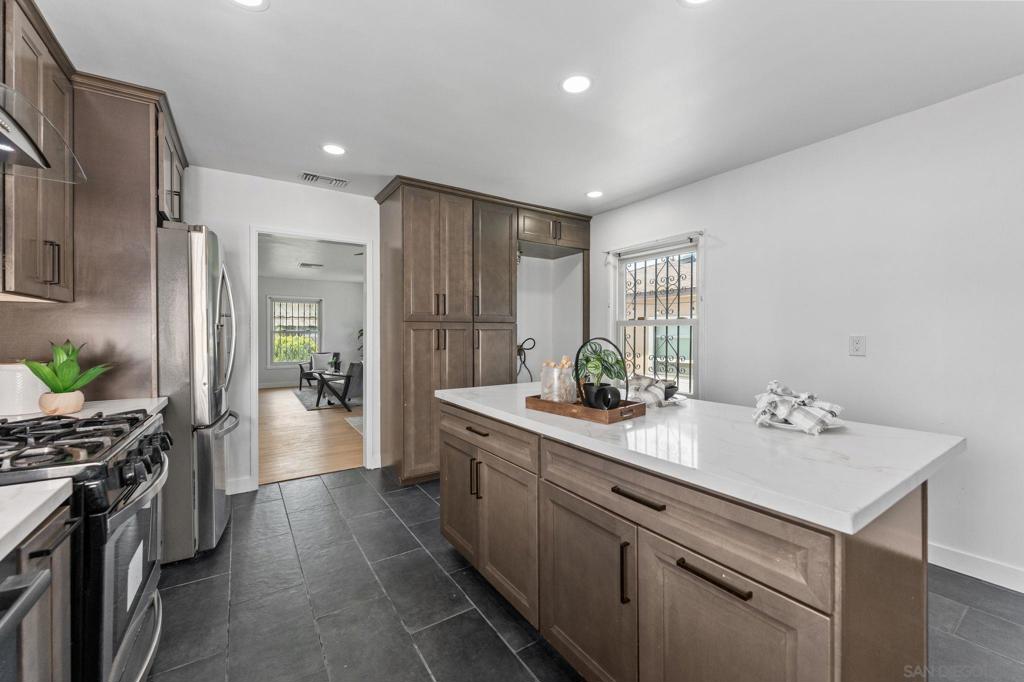 407 43rd St. - photo 16