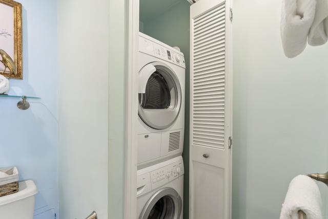 939 Coast Boulevard, La Jolla CA: https://media.crmls.org/mediaz/f8353164-9749-4bb0-b959-d04e3f056fd0.jpg