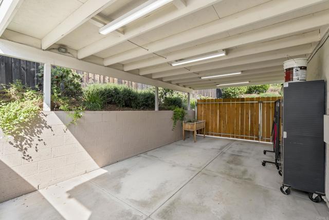 1951 BELMORE CT, El Cajon CA: https://media.crmls.org/mediaz/f83721bc-e859-42b0-8583-210ce2a9436e.jpg