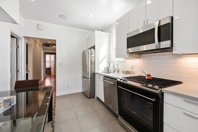 5709 Mission Street, San Francisco CA: https://media.crmls.org/mediaz/f8374b75-7583-4cbf-ada1-bab857ab94fb.jpg