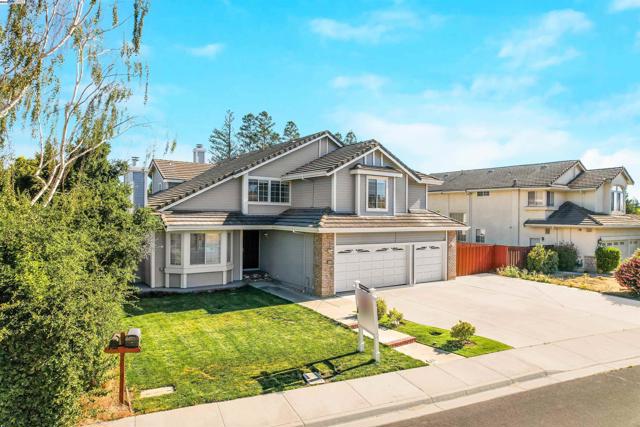 3473 Edinburgh Dr, Livermore CA: https://media.crmls.org/mediaz/f83797e7-1a9d-4556-afbf-2cad22061ab7.jpg