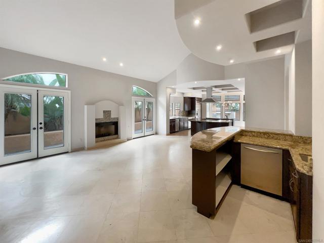 1128 Mansiones Ln, Chula Vista CA: https://media.crmls.org/mediaz/f838039c-589f-4342-a91b-c3d31fedda4c.jpg
