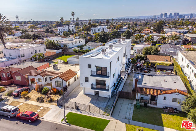 1923 Carmona Avenue, Los Angeles CA: https://media.crmls.org/mediaz/f839a3cd-e1f1-4243-a691-4ae0b699f885.jpg