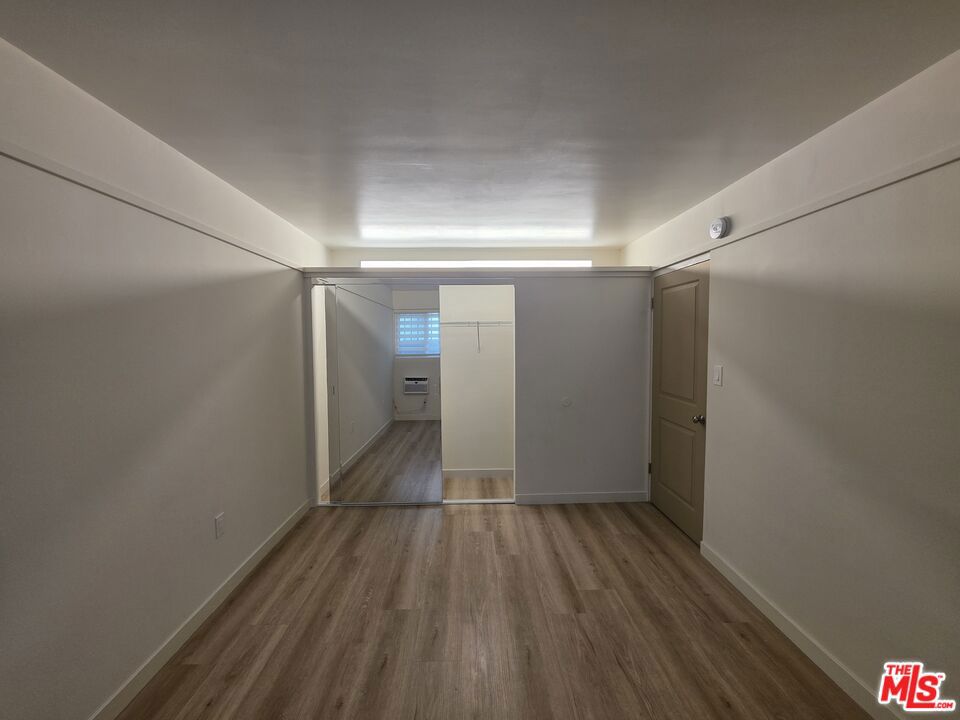 https://media.crmls.org/mediaz/f839e211-31ba-42c3-a770-314ad2f9de14.jpg?preset=X-Large