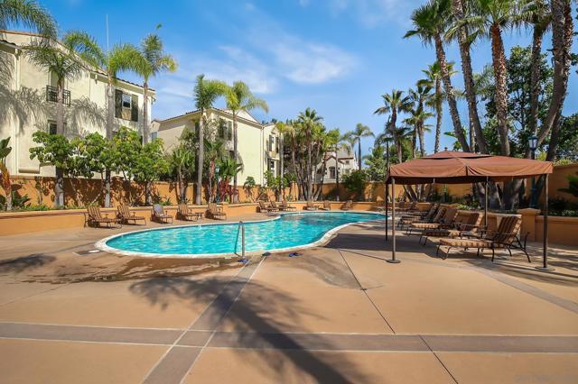 12364 Carmel Country Rd, San Diego CA: https://media.crmls.org/mediaz/f83a060c-e497-4e26-b15d-5a14527887b8.jpg