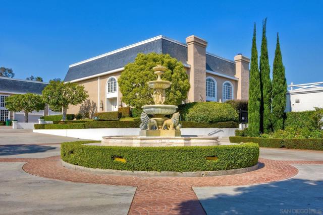 7468 Via De Fortuna, Carlsbad CA: https://media.crmls.org/mediaz/f83a8376-f299-4561-9052-71c4d075031b.jpg