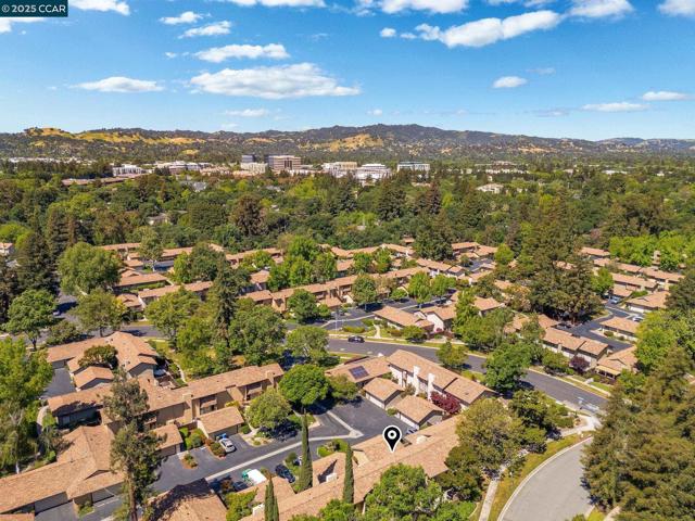 1618 Candelero Dr, Walnut Creek CA: https://media.crmls.org/mediaz/f83ac6eb-9c83-4081-9730-26e5378c4cc7.jpg