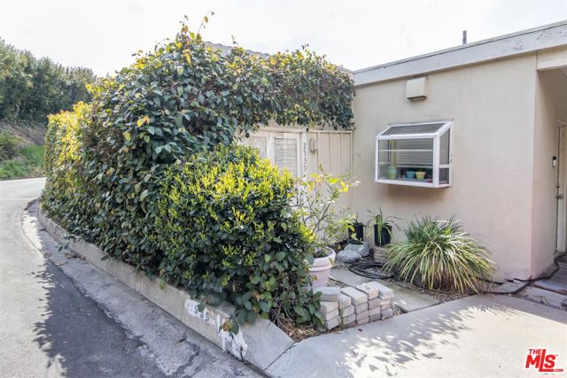 Image 2 for 2539 Creston Dr, Los Angeles, CA 90068