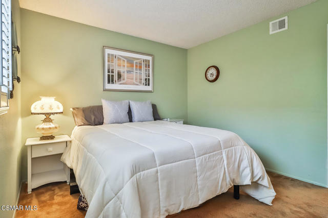 3616 Pebble Place, Newbury Park CA: https://media.crmls.org/mediaz/f83b5f21-7a64-42a0-941f-840b963ea2e7.jpg