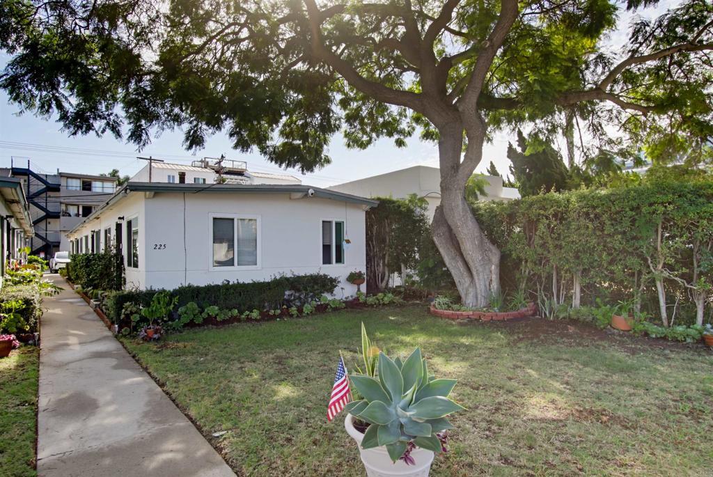 Quadruplex at 225 D Avenue