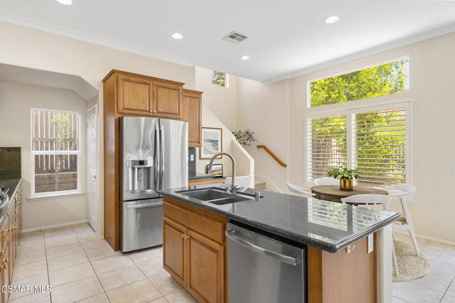 2996 Eagles Claw Avenue, Thousand Oaks CA: https://media.crmls.org/mediaz/f83c3643-e0ed-4b28-a7e0-66f7e468c796.jpg