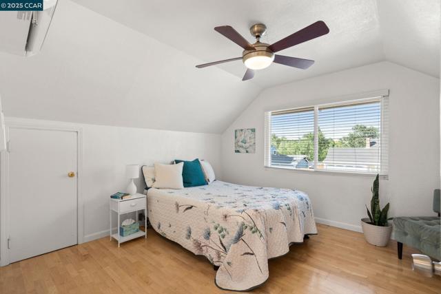 4218 Cobblestone Dr, Concord CA: https://media.crmls.org/mediaz/f83c634b-1f38-436a-9e6e-b61520b44ef2.jpg