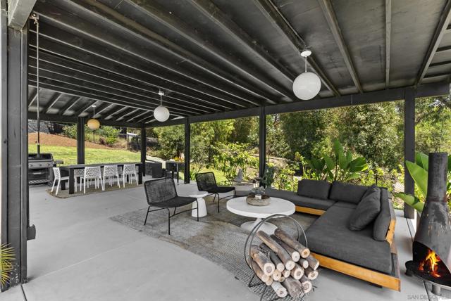 3860 Las Flores, Fallbrook CA: https://media.crmls.org/mediaz/f83c71d3-071d-4814-9379-ae60131ea8e7.jpg