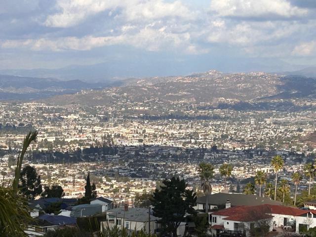 Image 7 of 37 For 4742 Mt. Helix Drive