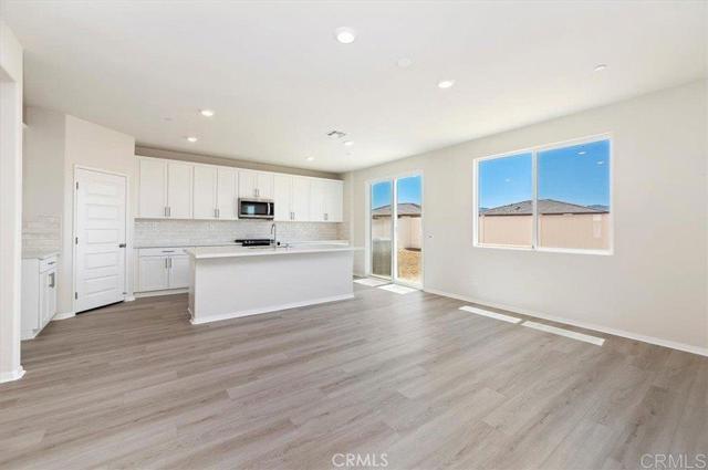 Detail Gallery Image 9 of 37 For 19347 Bigfork Rd, Lake Elsinore,  CA 92532 - 4 Beds | 3 Baths
