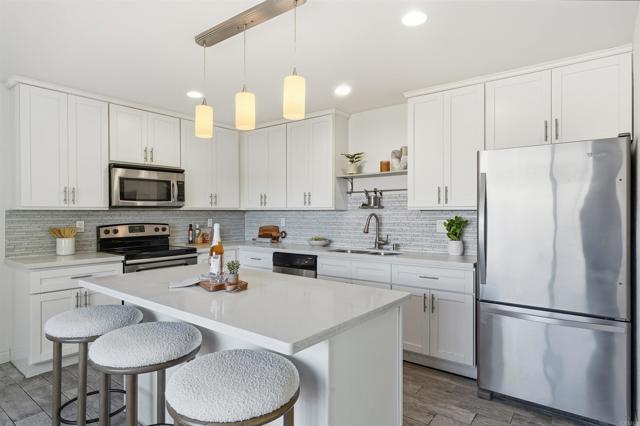 Detail Gallery Image 3 of 44 For 302 Worthington St, Spring Valley,  CA 91977 - 3 Beds | 2 Baths