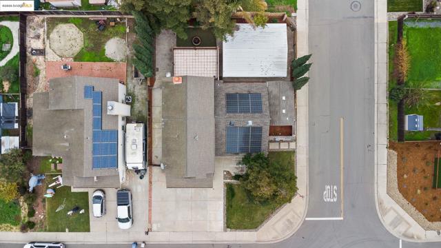 5130 Kegan Ln, Oakley CA: https://media.crmls.org/mediaz/f83d9f94-a5e5-4ba8-8212-2dacb0a7cb8b.jpg