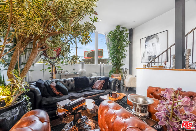 2513 Lincoln Boulevard, Venice CA: https://media.crmls.org/mediaz/f83dc1e3-cc8b-4e15-9288-22cf9dc70cb4.jpg