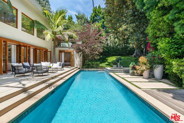 1188 Brooklawn Drive, Los Angeles CA: https://media.crmls.org/mediaz/f83deeb2-36a5-428c-89e2-58c6fe9eb457.jpg