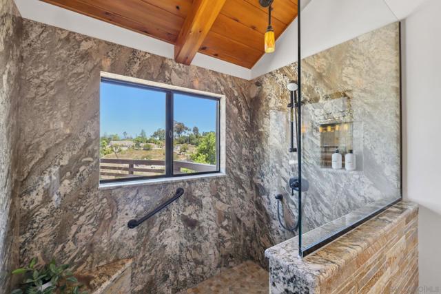 974 Via Hillview, Fallbrook CA: https://media.crmls.org/mediaz/f83e7072-566c-419e-888a-b64249f8ff40.jpg