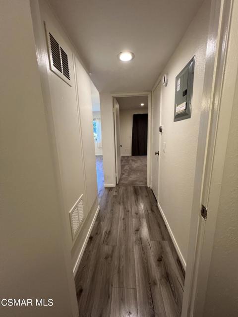 1342 Hillcrest Drive, Thousand Oaks CA: https://media.crmls.org/mediaz/f83e856e-0dc4-49eb-9436-f48fa46b59ee.jpg