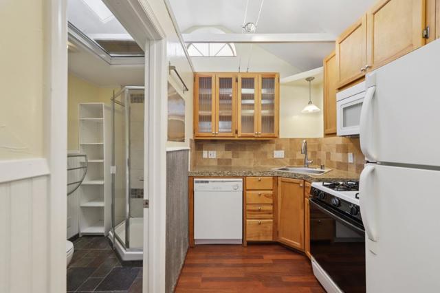 552 14th Avenue, Santa Cruz CA: https://media.crmls.org/mediaz/f83ee0ce-45c3-40f6-acae-1821d99b08fe.jpg