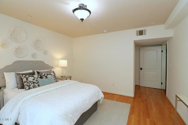 Detail Gallery Image 17 of 33 For 3855 Ingraham St #204,  Los Angeles,  CA 90005 - 3 Beds | 2 Baths