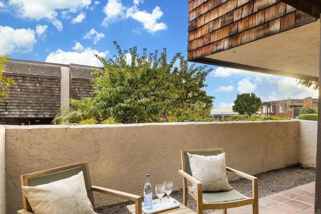 12859 Caminito del Canto, Del Mar CA: https://media.crmls.org/mediaz/f83f7c8d-2a3a-4ec4-844d-923fffef713f.jpg