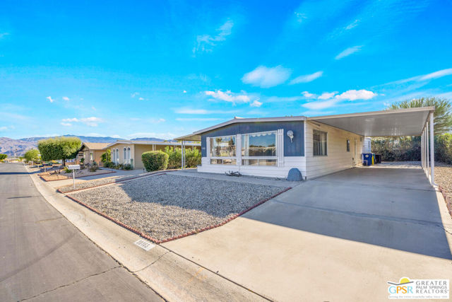 39163 Warm Springs Drive, Palm Desert CA: https://media.crmls.org/mediaz/f83fa81d-e66e-45ae-9820-fb218c027816.jpg