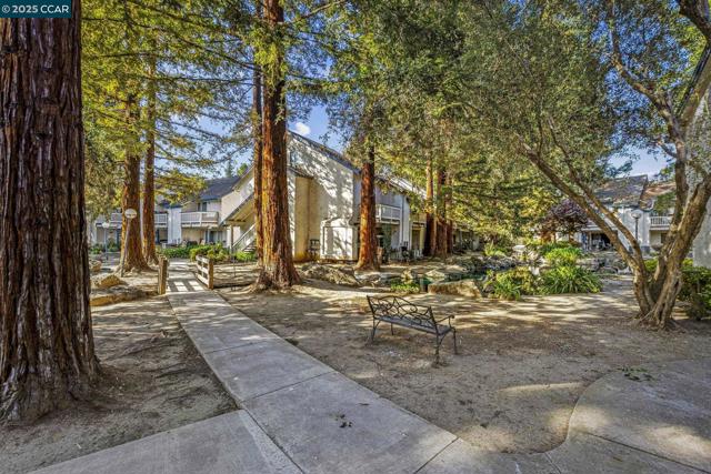 1117 Indian Summer Ct, San Jose CA: https://media.crmls.org/mediaz/f84087e7-cc2f-48bc-9187-5ae2726f1c42.jpg