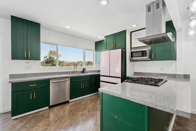 Image 4 of 46 For 8553 Gardena Rd