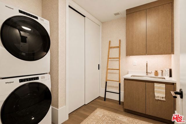 8420 West Sunset Boulevard, 107 photo 14