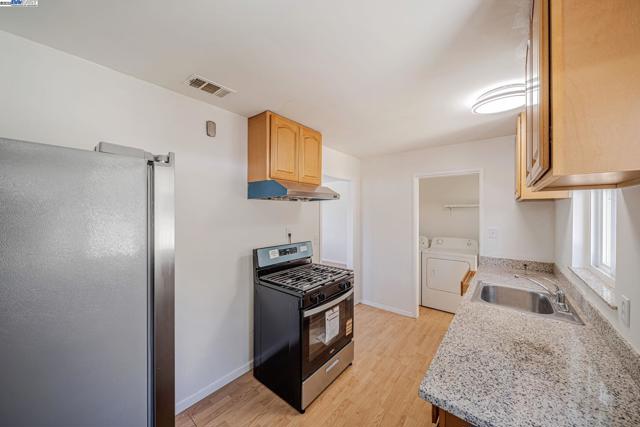 2056 Elm St, Livermore CA: https://media.crmls.org/mediaz/f840c6a9-2526-4d46-815d-60b604911e60.jpg