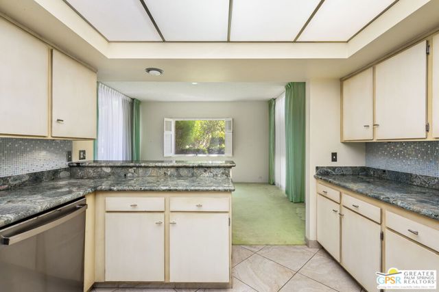 493 Desert Lakes Drive, Palm Springs CA: https://media.crmls.org/mediaz/f8410aa5-b9e6-4091-b739-0d20a5442c76.jpg