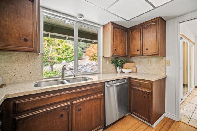 10 Wyndemere Vale, Monterey CA: https://media.crmls.org/mediaz/f8412a55-0508-435e-ba72-d0d2b3e6ffc0.jpg