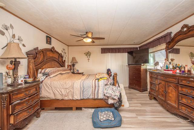 1010 Bobier Dr E, Vista CA: https://media.crmls.org/mediaz/f841fc6a-1833-4ed9-8182-5658dab0a720.jpg