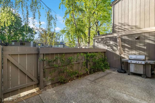 435 Alberto Way, Los Gatos CA: https://media.crmls.org/mediaz/f8422e62-b9f4-4c3f-9c93-c45b71fae251.jpg