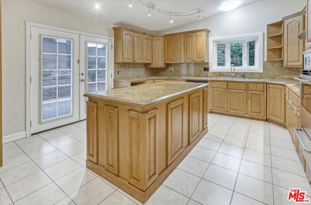 6889 Tulane Avenue photo 8