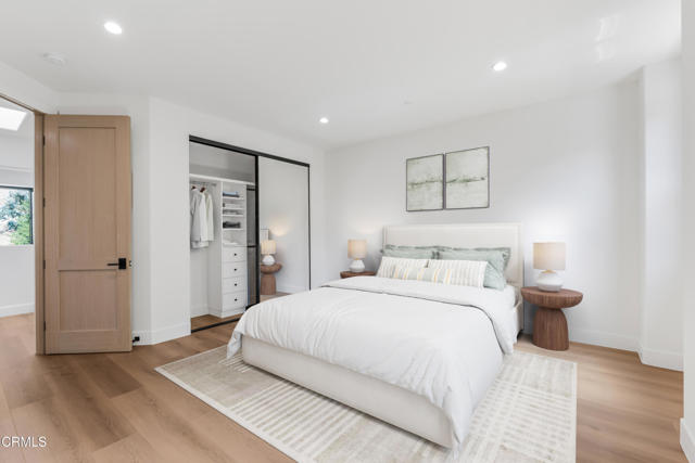 265 W Kelly Road, Thousand Oaks CA: https://media.crmls.org/mediaz/f8429d20-cb32-4c72-90c6-f7a63615ee22.jpg