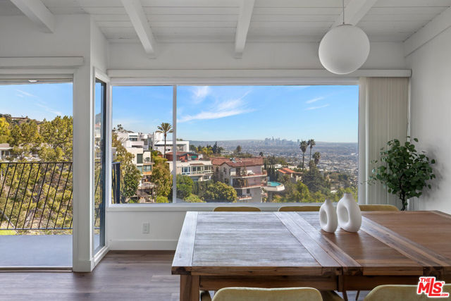 9432 Sierra Mar Place, Los Angeles CA: https://media.crmls.org/mediaz/f842a009-8fe9-49b6-bf15-1ee1128e1bc1.jpg