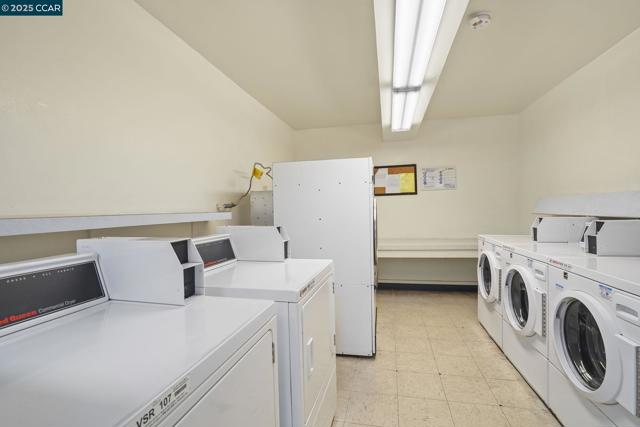 1411 Marchbanks Dr, Walnut Creek CA: https://media.crmls.org/mediaz/f842c894-cb59-4b40-909c-4f94a1fd819d.jpg