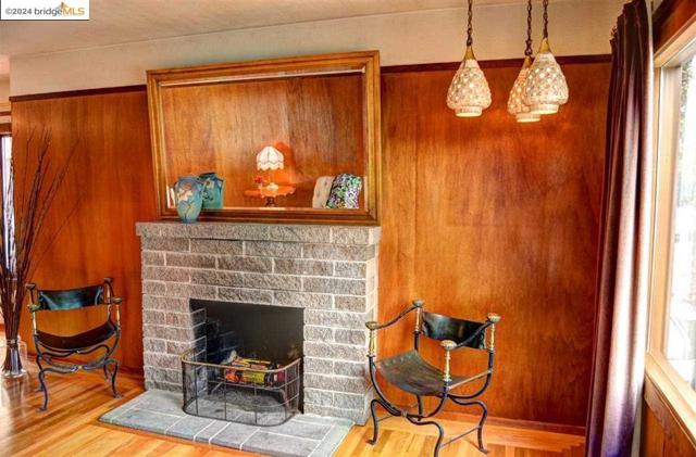 Image 33 of 46 For 986 Kains Ave