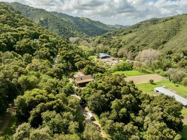 4101 San Juan Canyon Road, San Juan Bautista CA: https://media.crmls.org/mediaz/f8451e50-c01a-4dac-9324-5a2dabcd2175.jpg