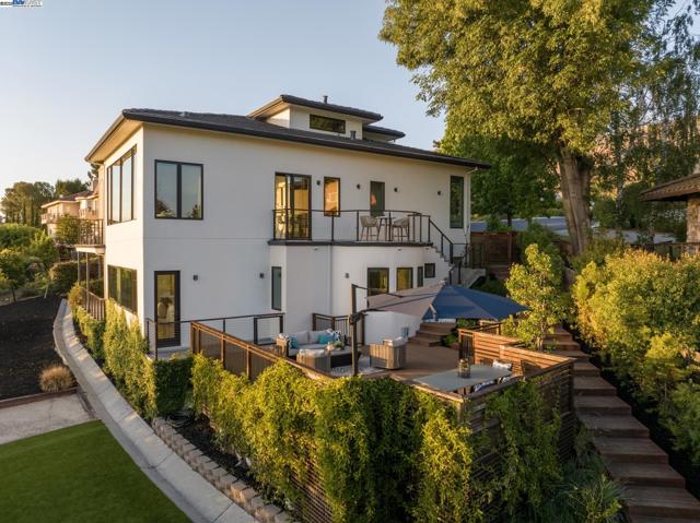 1615 Vinehill Court, Fremont CA: https://media.crmls.org/mediaz/f8464960-9edd-4827-b8fb-94b9d9c6aa0e.jpg