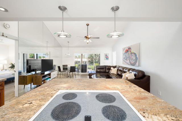 40960 La Costa W Circle, Palm Desert CA: https://media.crmls.org/mediaz/f846eb50-7a11-419c-8804-1adebec786c5.jpg