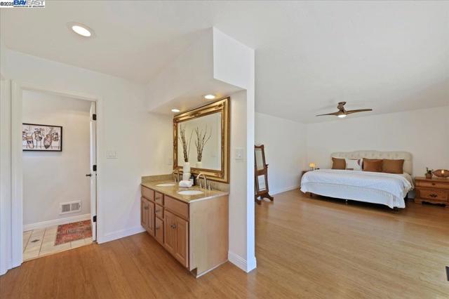 5720 San Juan Way, Pleasanton CA: https://media.crmls.org/mediaz/f8472366-b5c3-4ab0-82fd-d3df410c048a.jpg