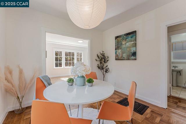 654 Mandana Blvd, Oakland, California 94610, 1 Bedroom Bedrooms, ,1 BathroomBathrooms,Condominium,For Sale,Mandana Blvd,41086148