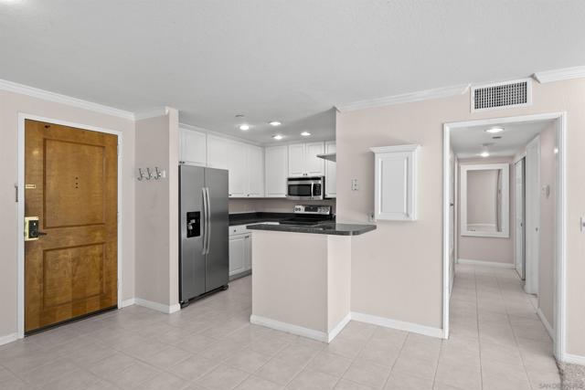 750 State St, San Diego CA: https://media.crmls.org/mediaz/f8479455-a2ad-4a3e-9a1c-a0c16bfc746e.jpg