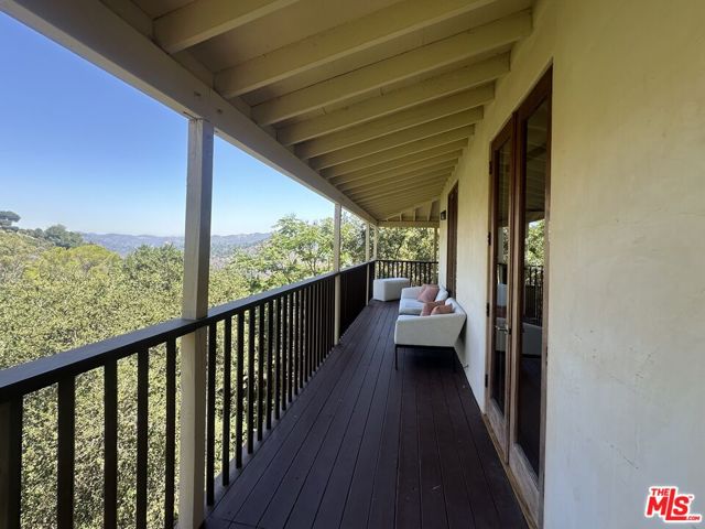19747 Horseshoe Drive photo 6