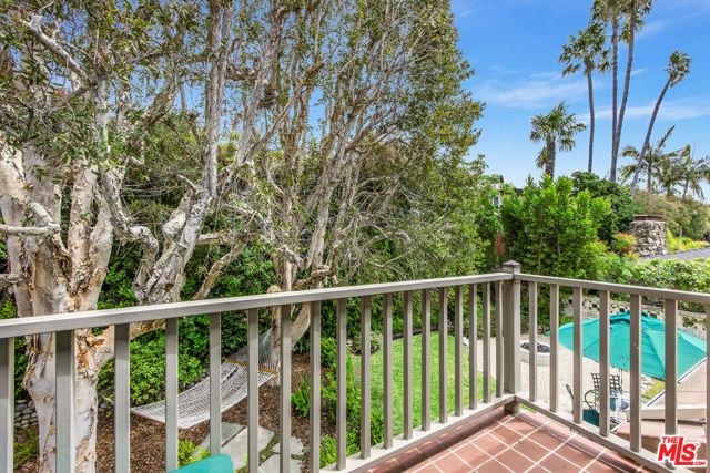 2124 Eric Drive, Los Angeles CA: https://media.crmls.org/mediaz/f84966bb-a4a4-4a52-a702-4ede1c5045fb.jpg